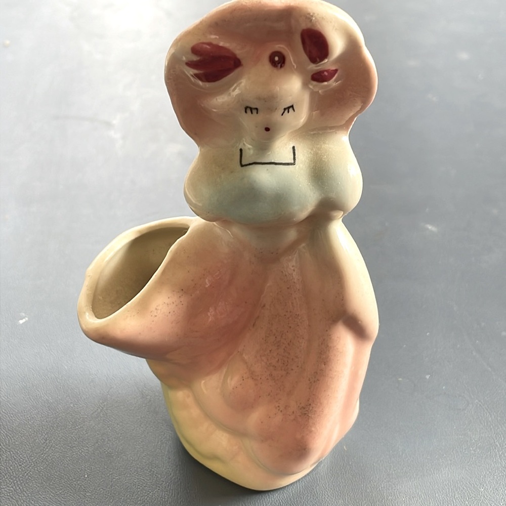 Vintage 1950’s Shawnee Pottery Vase